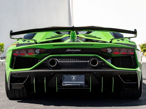 Used 2020 Lamborghini Aventador SVJ image 9
