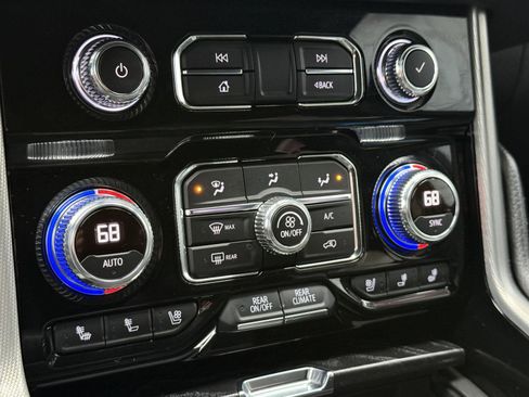 Used 2021 GMC Yukon Denali w/ LPO, Illumination Package image 36