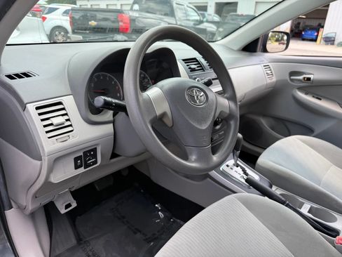 Used 2010 Toyota Corolla LE FWD image 17