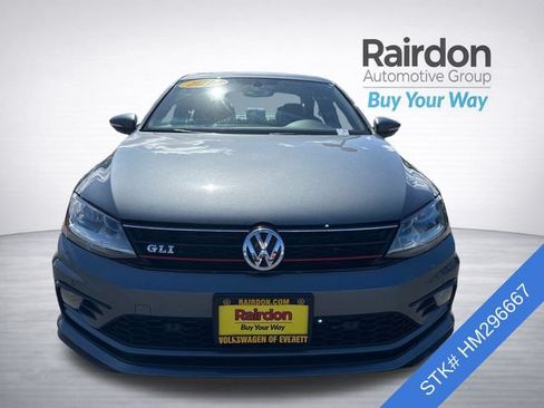 Used 2017 Volkswagen Jetta GLI FWD image 2
