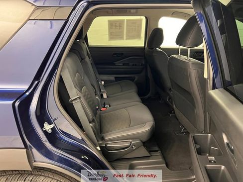 Used 2025 Nissan Pathfinder SV FWD image 42