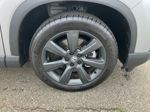Certified 2025 Honda Pilot Sport image 29