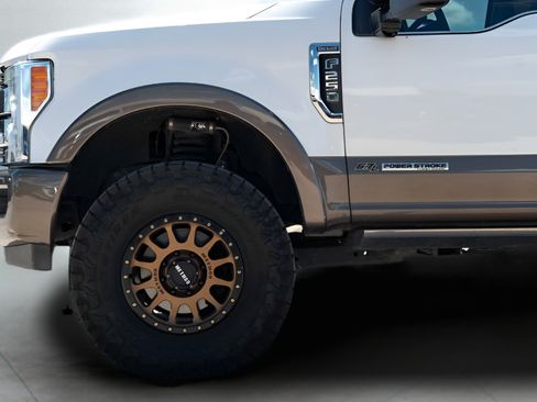 Used 2018 Ford F250 King Ranch w/ King Ranch Ultimate Package AWD/4WD image 12