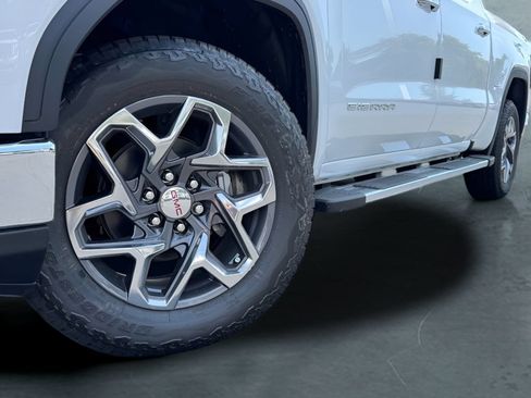 New 2026 GMC Sierra 1500 SLT AWD/4WD image 2