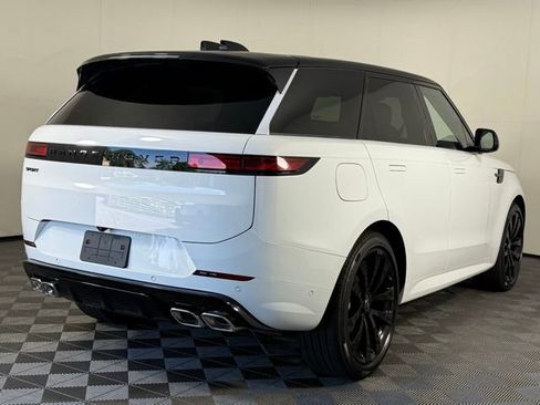 New 2025 Land Rover Range Rover Sport Dynamic SE image 10