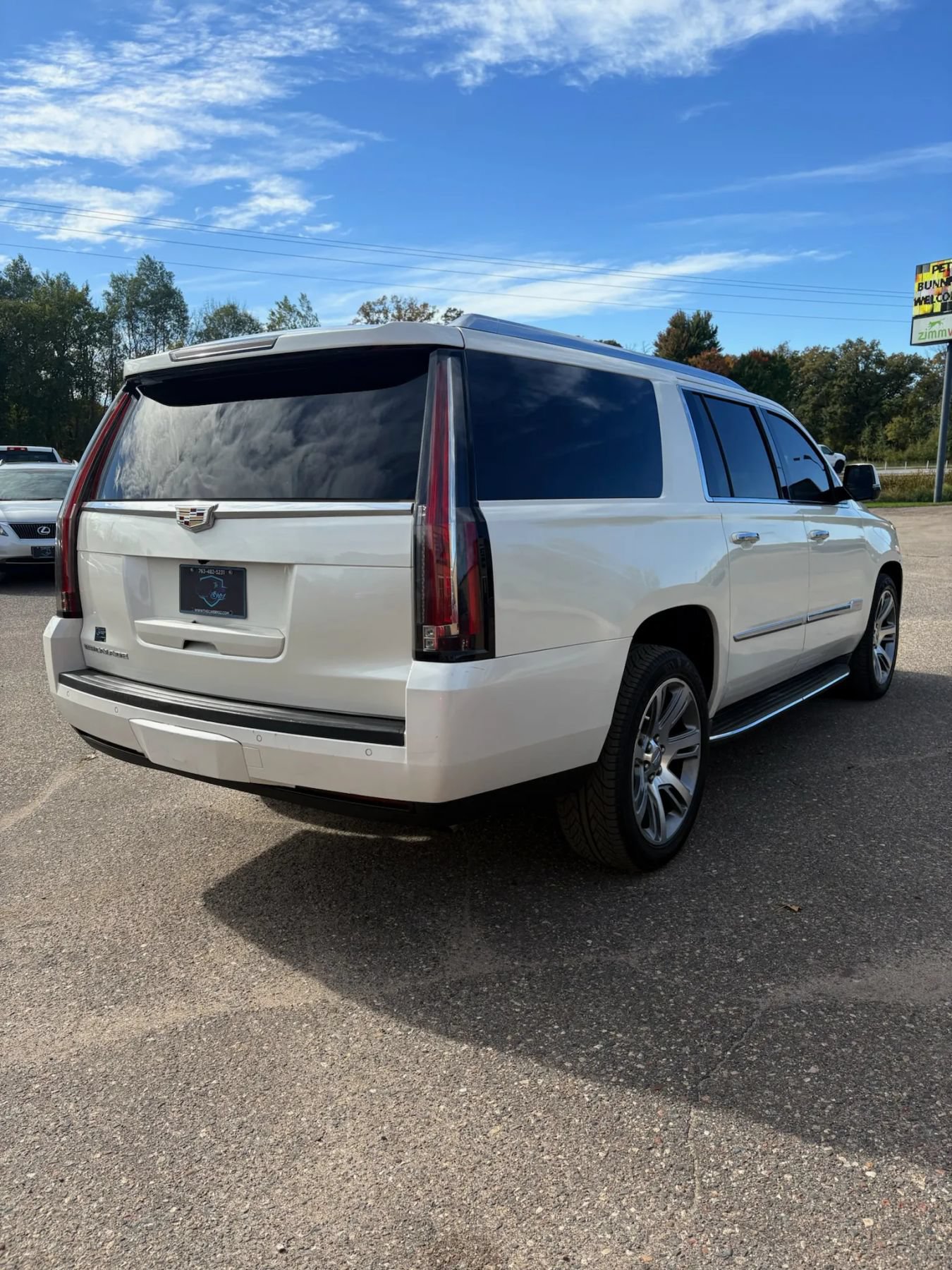 Used 2015 Cadillac Escalade ESV Luxury AWD/4WD image 5