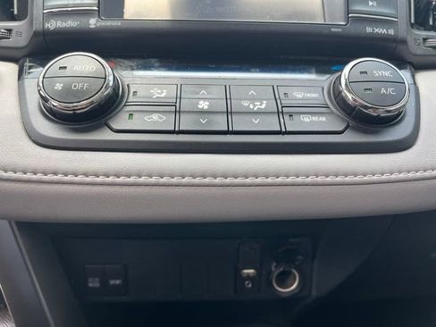 Used 2018 Toyota RAV4 XLE FWD image 24
