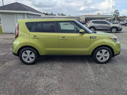 Used 2015 Kia Soul FWD image 4