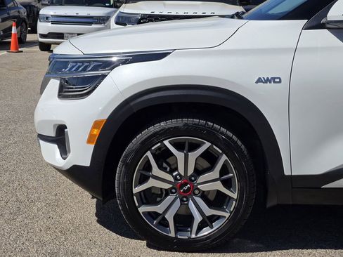 Used 2023 Kia Seltos SX image 6