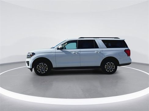 Certified 2024 Ford Expedition Max XLT image 6