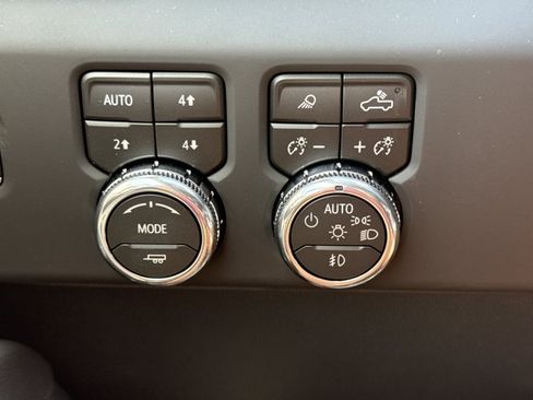 New 2026 GMC Sierra 2500 AT4 w/ AT4 Premium Plus Package AWD/4WD image 24