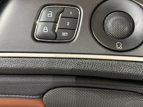 Used 2020 Lincoln MKZ Reserve w/ Monochromatic Package image 27