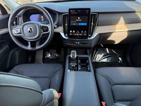 Used 2025 Volvo XC90 B6 Plus image 13