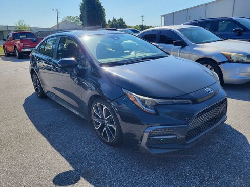 Used 2020 Toyota Corolla SE w/ SE Premium Package FWD image 3