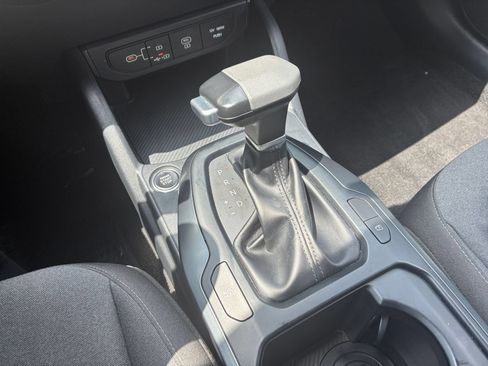 Used 2025 Kia K4 FWD image 36