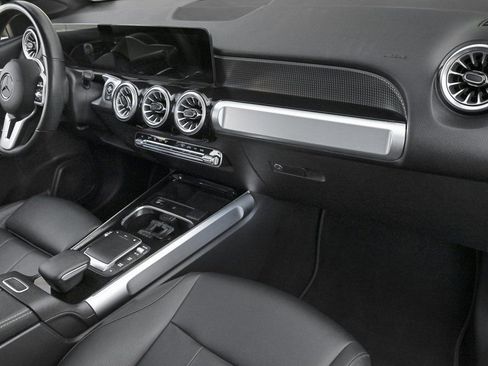 Used 2022 Mercedes-Benz GLB 250 image 19