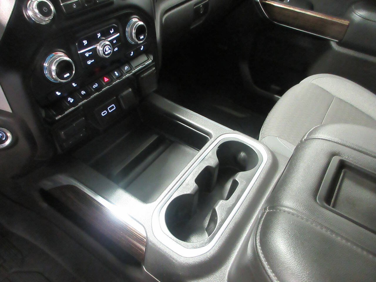 Used 2020 GMC Sierra 1500 Elevation w/ Elevation Value Package AWD/4WD image 19