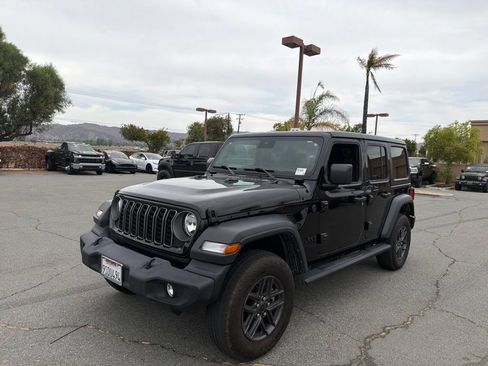 Used 2025 Jeep Wrangler Unlimited Sport AWD/4WD image 10