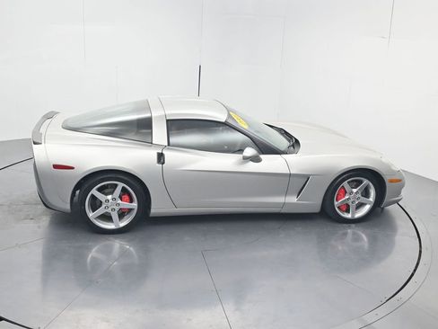 Used 2005 Chevrolet Corvette Coupe w/ Preferred Equipment Group RWD image 46