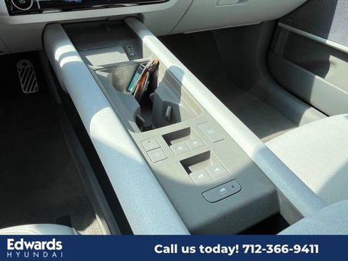 New 2024 Hyundai Ioniq 6 Limited image 22