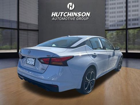 Used 2025 Nissan Altima 2.5 SR image 3