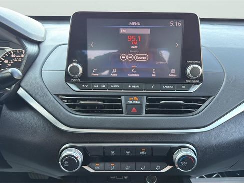 Used 2022 Nissan Altima 2.5 SV FWD image 21