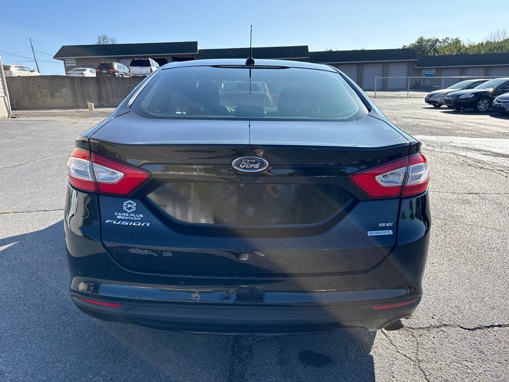 Used 2016 Ford Fusion SE w/ Equipment Group 202A FWD image 7