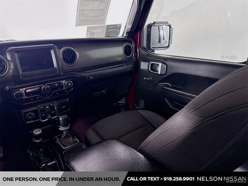 Used 2022 Jeep Gladiator Sport image 21