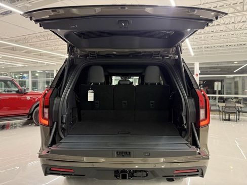 New 2026 Ford Expedition Tremor image 7