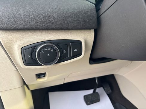 Used 2019 Lincoln MKC Premiere image 18