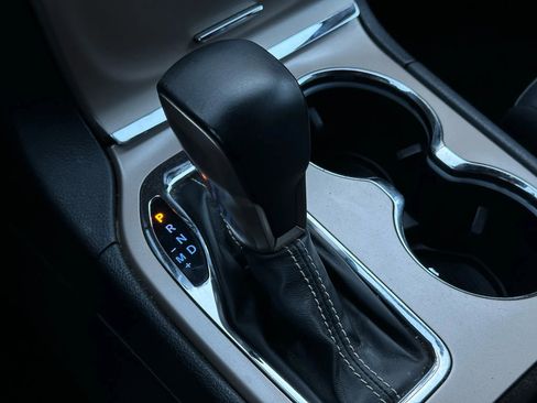 Used 2017 Jeep Grand Cherokee Limited image 38