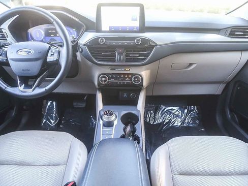 Used 2021 Ford Escape Titanium image 10