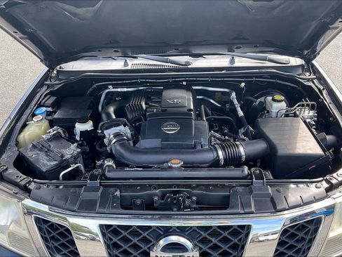 Used 2019 Nissan Frontier SL RWD image 10