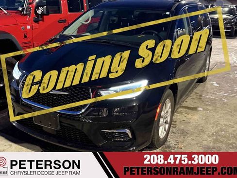 Certified 2022 Chrysler Pacifica Touring-L image 1