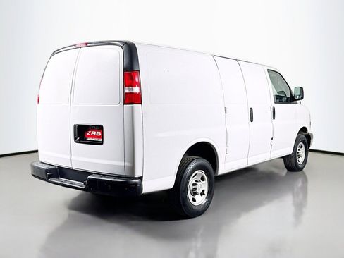 Used 2021 Chevrolet Express 2500 w/ Driver Convenience Package image 5