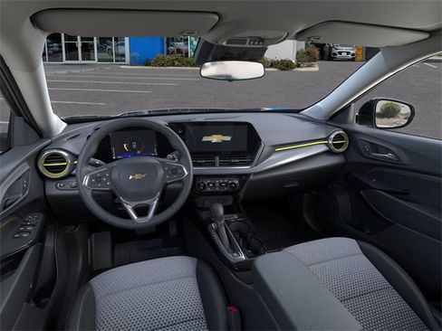 New 2026 Chevrolet Trax LT w/ Driver Confidence Package image 15