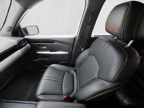 Used 2025 Honda Pilot TrailSport image 20