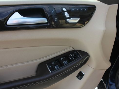 Used 2018 Mercedes-Benz GLE 350 4MATIC image 33