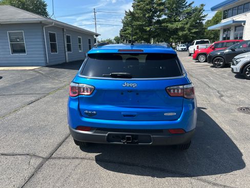 Used 2018 Jeep Compass Latitude w/ Popular Equipment Group AWD/4WD image 4