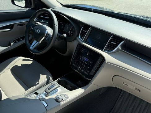 Used 2023 INFINITI QX50 Luxe image 3