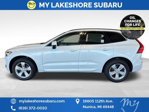 Used 2022 Volvo XC60 B5 Momentum image 4