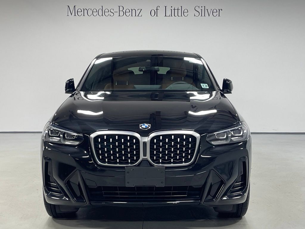 Used 2024 BMW X4 xDrive30i w/ M Sport Package AWD/4WD image 9
