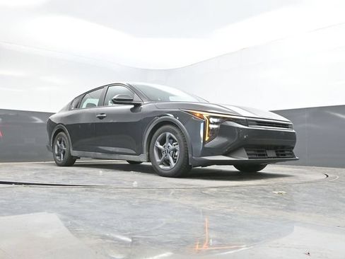 Used 2025 Kia K4 FWD image 46