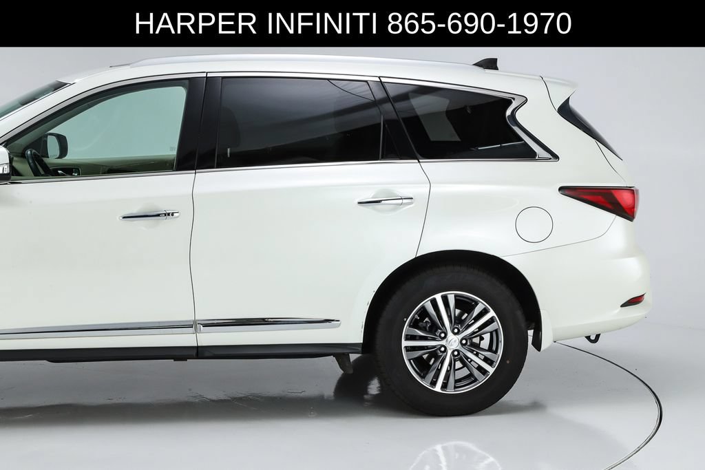 Used 2017 INFINITI QX60 Luxe w/ Premium Plus Package AWD/4WD image 4