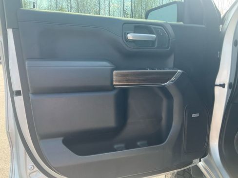 Used 2021 Chevrolet Silverado 1500 LT Trail Boss w/ Convenience Package II image 17