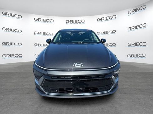 Used 2024 Hyundai Sonata SEL FWD image 2