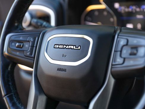 Used 2021 GMC Sierra 2500 Denali w/ Denali Black Diamond Edition image 26