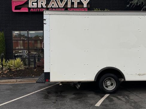Used 2021 Chevrolet Express 3500 w/ Power Convenience Package RWD image 24