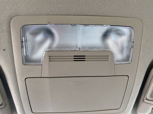 Used 2012 Toyota Camry LE FWD image 16