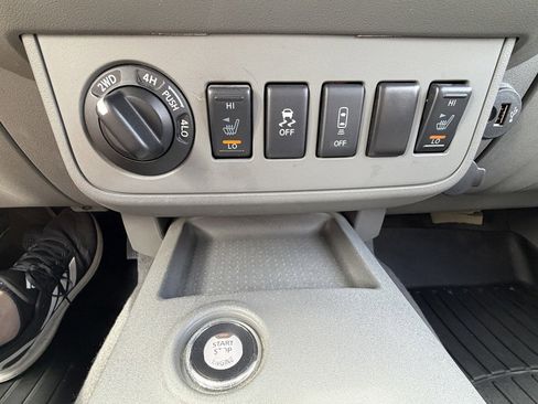 Used 2020 Nissan Frontier SV AWD/4WD image 19